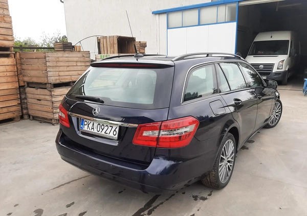 Mercedes-Benz Klasa E cena 45000 przebieg: 399000, rok produkcji 2010 z Karlino małe 46